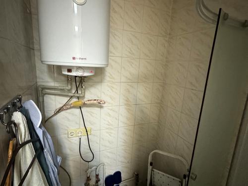 комерційна за адресою Академіка Булаховського вул., 5-В