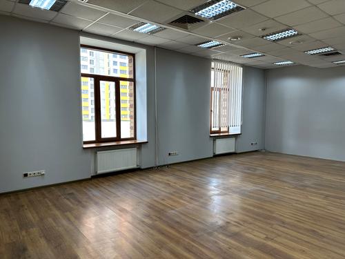 комерційна за адресою Володимира Сосюри вул., 6