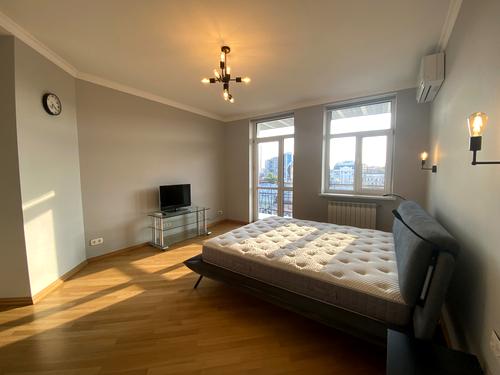 квартира за адресою Шота Руставелі вул., 27а