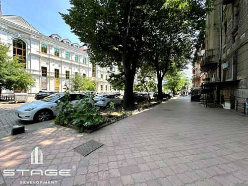 коммерческая по адресу Нежинская ул., 64