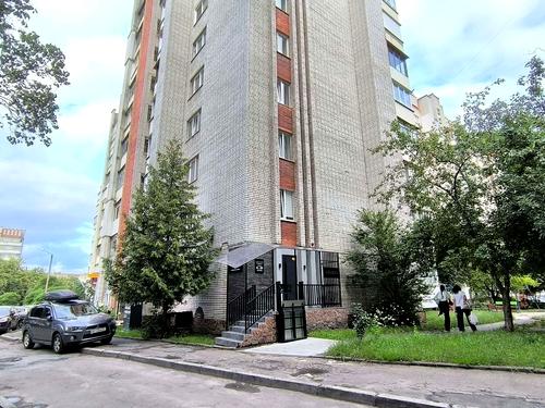 комерційна за адресою Петра Панча вул., 13