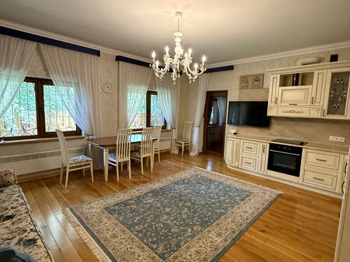 будинок за адресою Вишнева, 41А