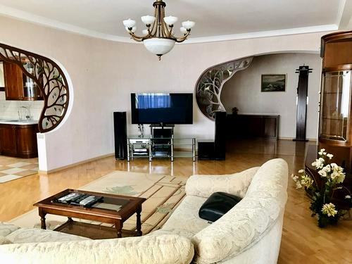 квартира за адресою Андрія Верхогляда вул. (Михайла Драгомирова), 4