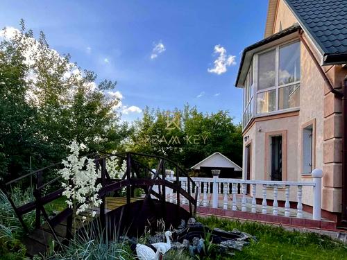 будинок за адресою Центральна вул., 11