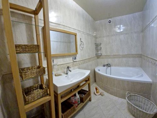 квартира за адресою Академіка Євгена Лазаренка вул., 48а