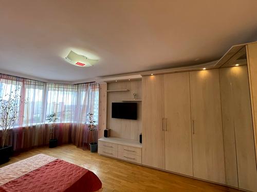 квартира по адресу Бажана, 10