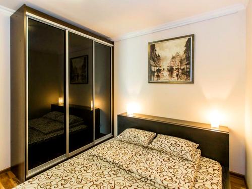 квартира за адресою Театральна вул., 8