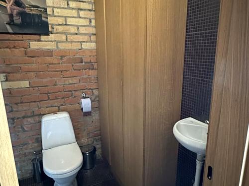 квартира за адресою Дніпровська набережна вул., 1-А