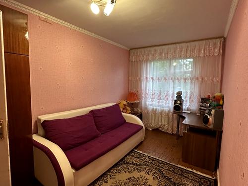 квартира за адресою Космонавтів вул., 14б