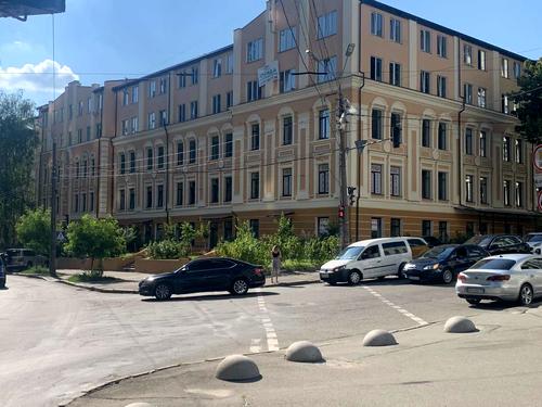 комерційна за адресою Глибочицька вул., 40