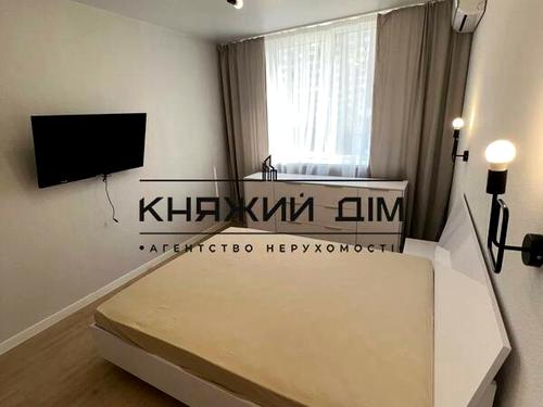 квартира по адресу Ревуцкого ул., 40-В
