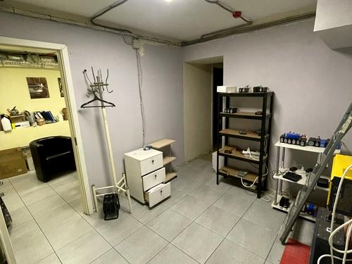 комерційна за адресою Валерія Лобановського просп. (Червонозоряний), 37