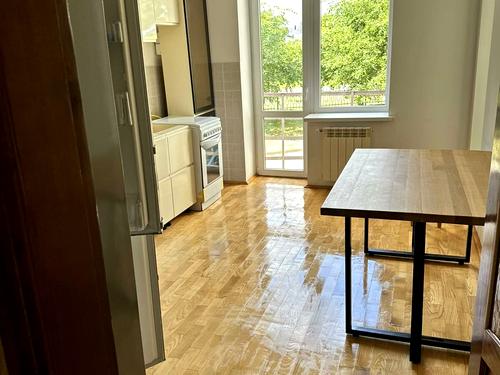 квартира за адресою Тролейбусна вул., 26