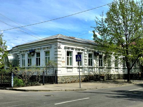 комерційна за адресою Академіка Маслова вул. (Радянська), 14