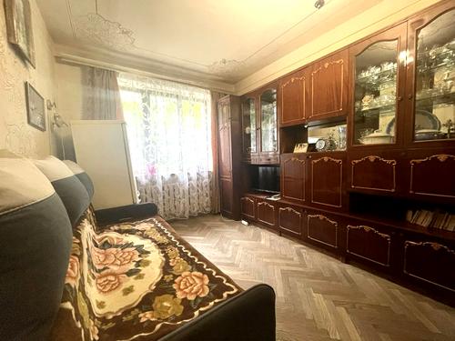 квартира за адресою Квітнева вул., 3