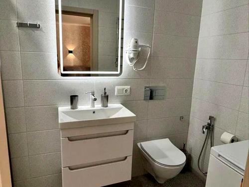 квартира по адресу Степана Бандери ул., 23