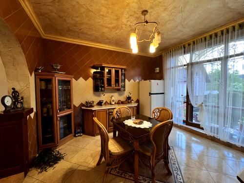 будинок за адресою с. Драгомирчани, нова