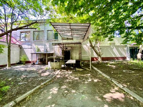 коммерческая по адресу Строителей ул., 34