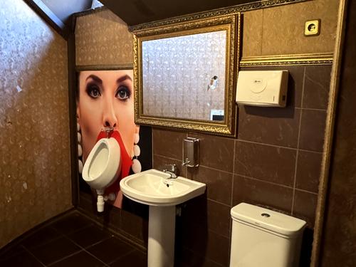 комерційна за адресою Соборності, 35А