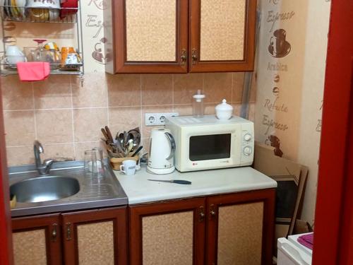комерційна за адресою Академіка Заболотного вул., 66