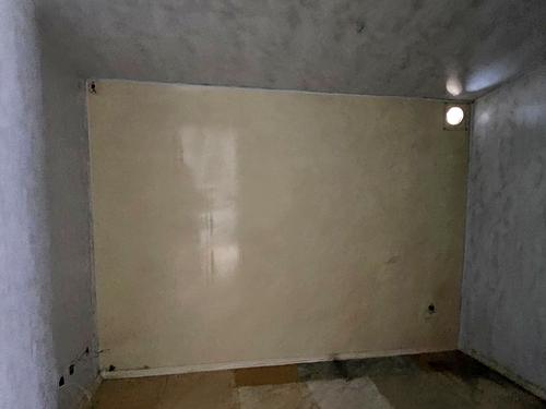 комерційна за адресою Калинова вул., 8