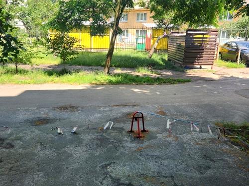 комерційна за адресою Празька вул., 31