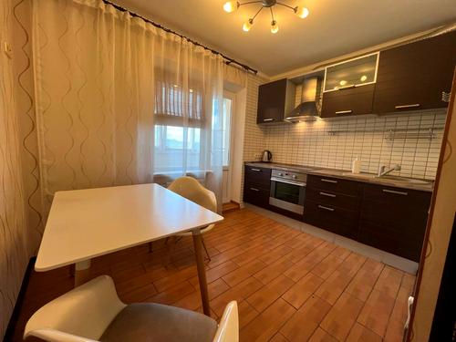 квартира за адресою Автозаводська вул., 81
