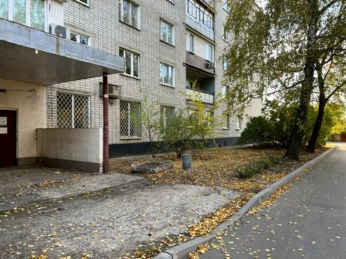 комерційна за адресою Антонова вул., 16