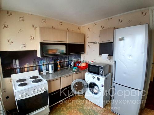 квартира за адресою Академіка Глушкова просп., 18