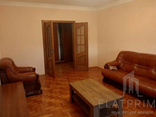 квартира за адресою Ревуцького вул., 5