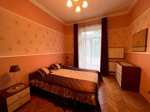квартира за адресою Гетьмана Петра Дорошенка вул. (), 71