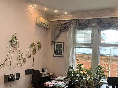 комерційна за адресою Товстого вул., 7