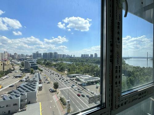 квартира за адресою Дніпровська набережна вул., 17-К