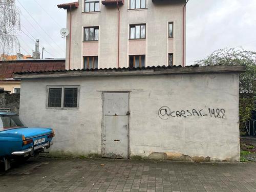 комерційна за адресою Окружна вул., 33