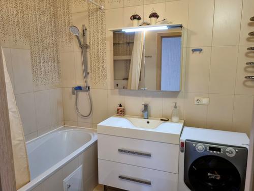 квартира за адресою Регенераторна вул., 4 к5