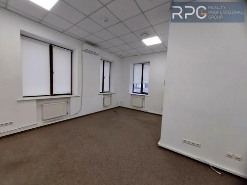 комерційна за адресою Хорива вул., 55Б