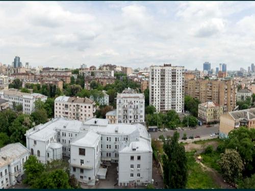 комерційна за адресою Жилянська вул., 68