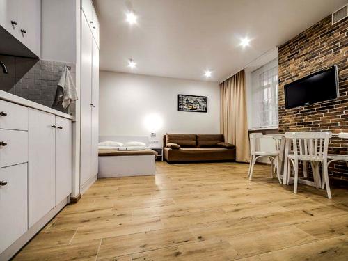 квартира за адресою Шота Руставелі вул., 18