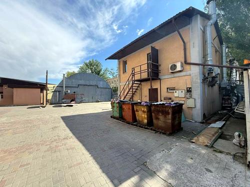 комерційна за адресою Універсальна вул., 6