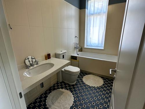 будинок за адресою Богатирська вул., 30б