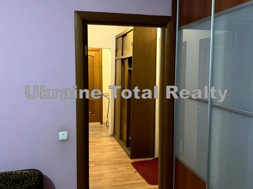 квартира за адресою Анни Ахматової вул., 19