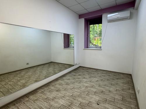 комерційна за адресою Саксаганського, 45