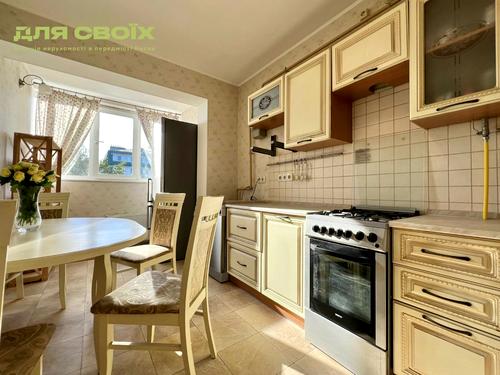 квартира за адресою Комарова, 38