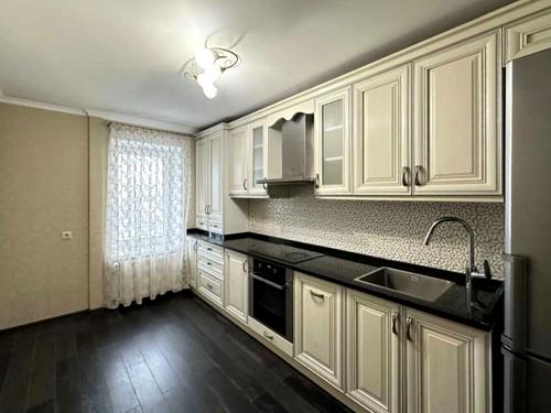 квартира за адресою Івана Миколайчука вул., 38а