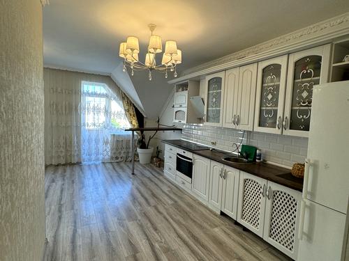 квартира за адресою Олександра Хіри вул., 19