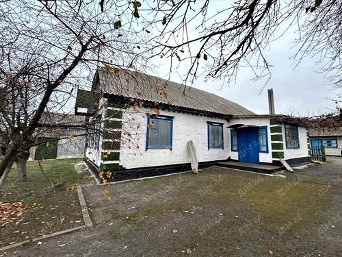 будинок за адресою Центрльна, 1