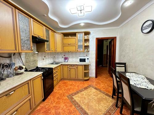 квартира за адресою Галицька вул., 203