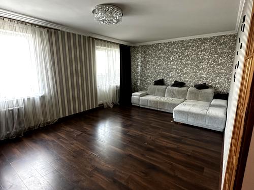 квартира за адресою Київ, Драгоманова вул., 12