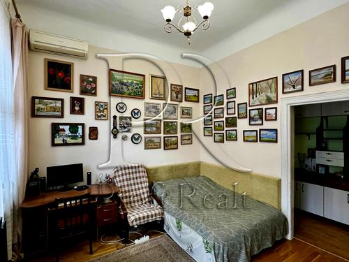 квартира за адресою Михайлівська вул., 22-Б