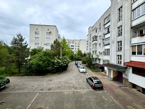 квартира за адресою Івасюка вул., 21
